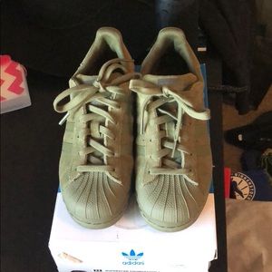 Olive Superstar Adidas